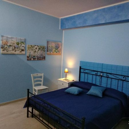 Alloggio Blu Nel Cuore Di Soriano โซเรียโน เนล ชีมีโน ภายนอก รูปภาพ