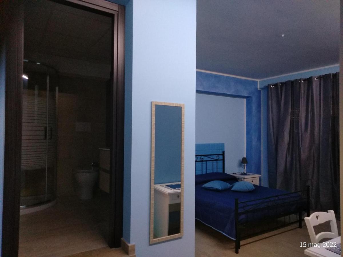 Alloggio Blu Nel Cuore Di Soriano โซเรียโน เนล ชีมีโน ภายนอก รูปภาพ